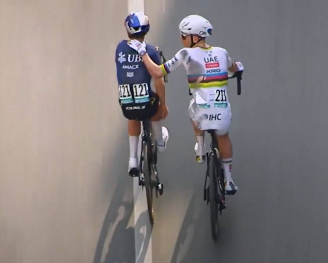 Pogacar Pidcock Sanremo 2026